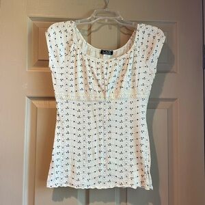 CKW White Cap Sleeve Scoop Neck Women's Top‎ with Lace Band, Size Medium